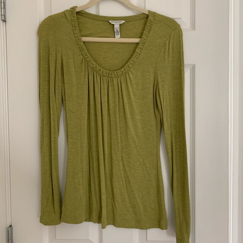 Green long sleeve shirt